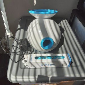 iFetch Automatic Ball Launcher